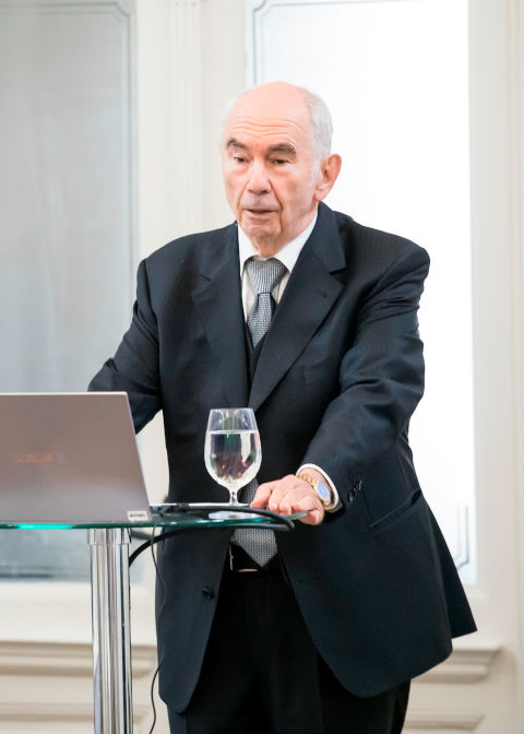 Dr. Futó Péter
